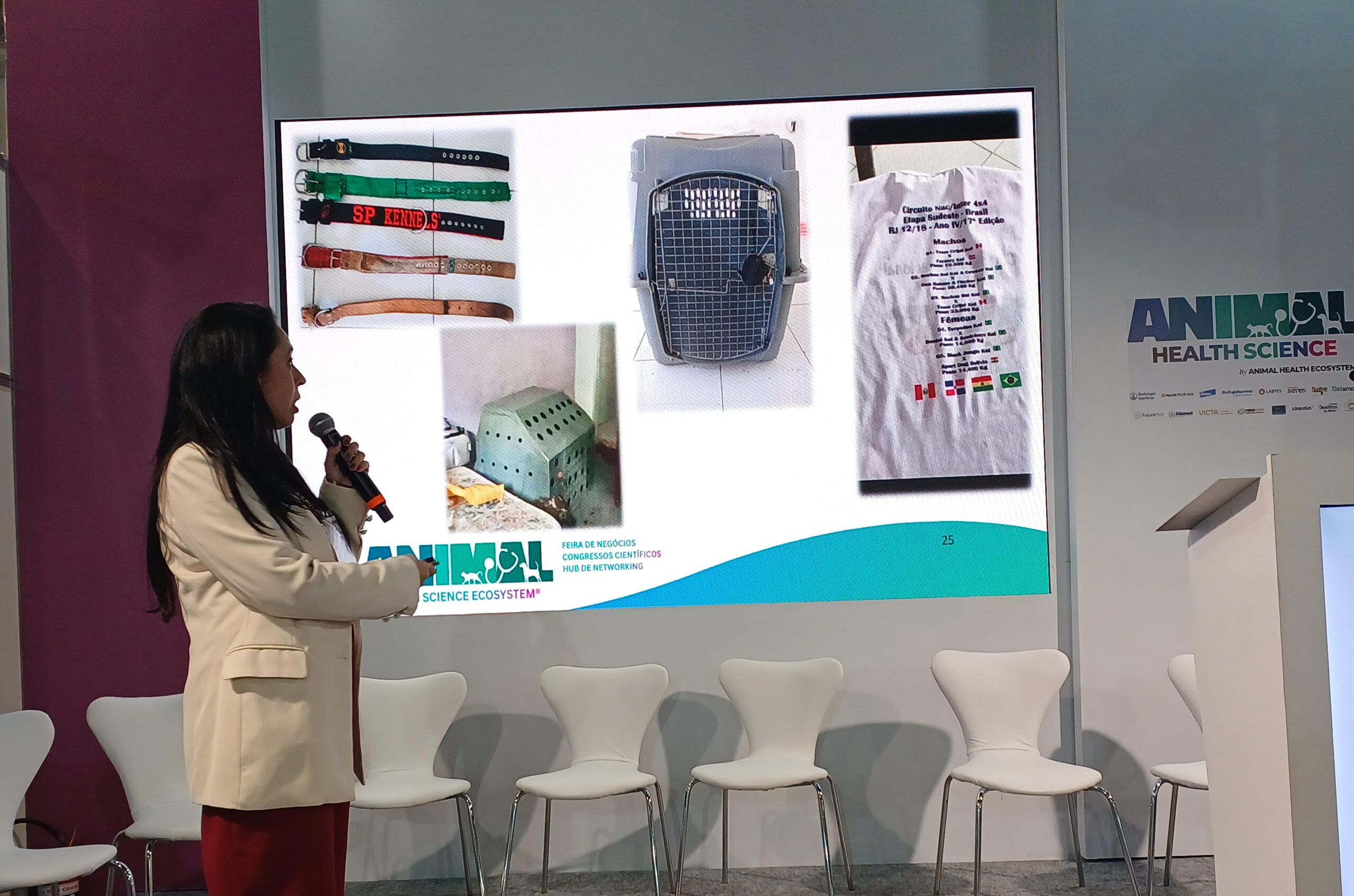 Durante a programação de Medicina Veterinária Legal no Animal Health Expo 2026, a médica-veterinária Dra. Esther Espejo apresentou a palestra “O campo de trabalho do médico-veterinário abrange a perícia em criadouros clandestinos, rinhas, esportes e em produção de alimentos para animais. Você está bem preparado para ser perito?”, a partir da qual discutiu casos e contextos em que o perito médico-veterinário se torna decisiva para interpretar vestígios, caracterizar maus-tratos e compreender a dinâmica da violência e crueldade contra animais.