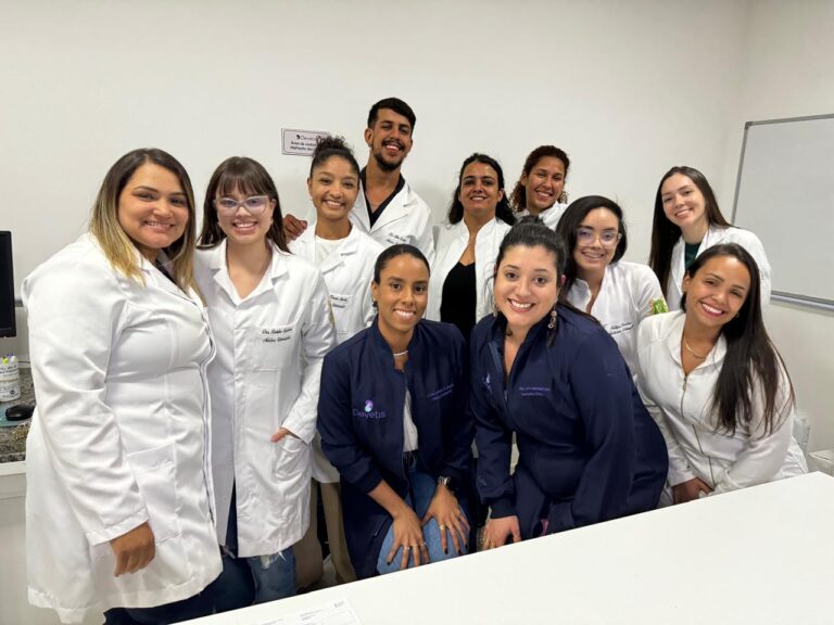 Capacitação em Patologia Clínica Veterinária é tema de 3 cursos Devetis, com aulas EAD ao vivo e presenciais para veterinários e estudantes.